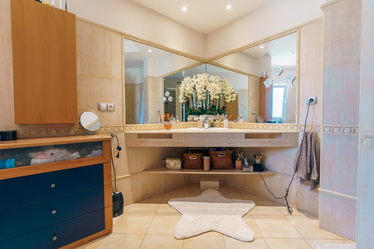 Se vende Villa - Chalet de 4 dormitorios en Costa Blanca, Alicante, España