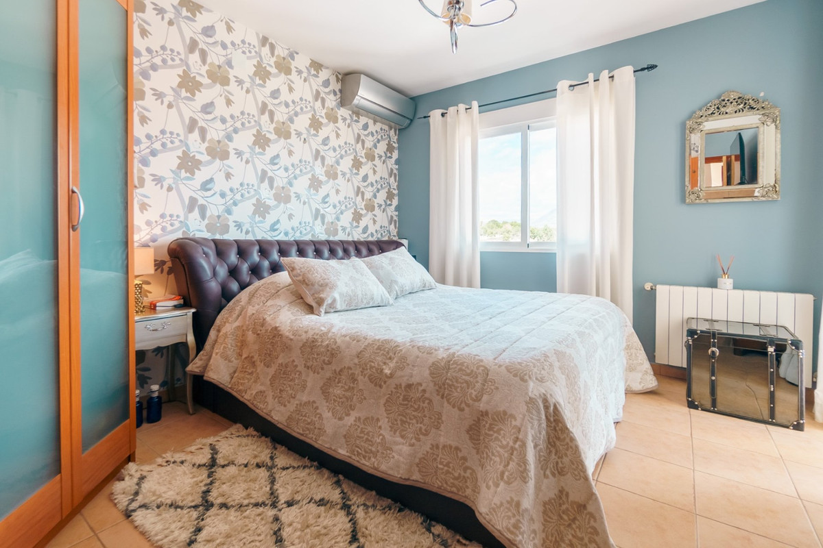 Se vende Villa - Chalet de 4 dormitorios en Costa Blanca, Alicante, España