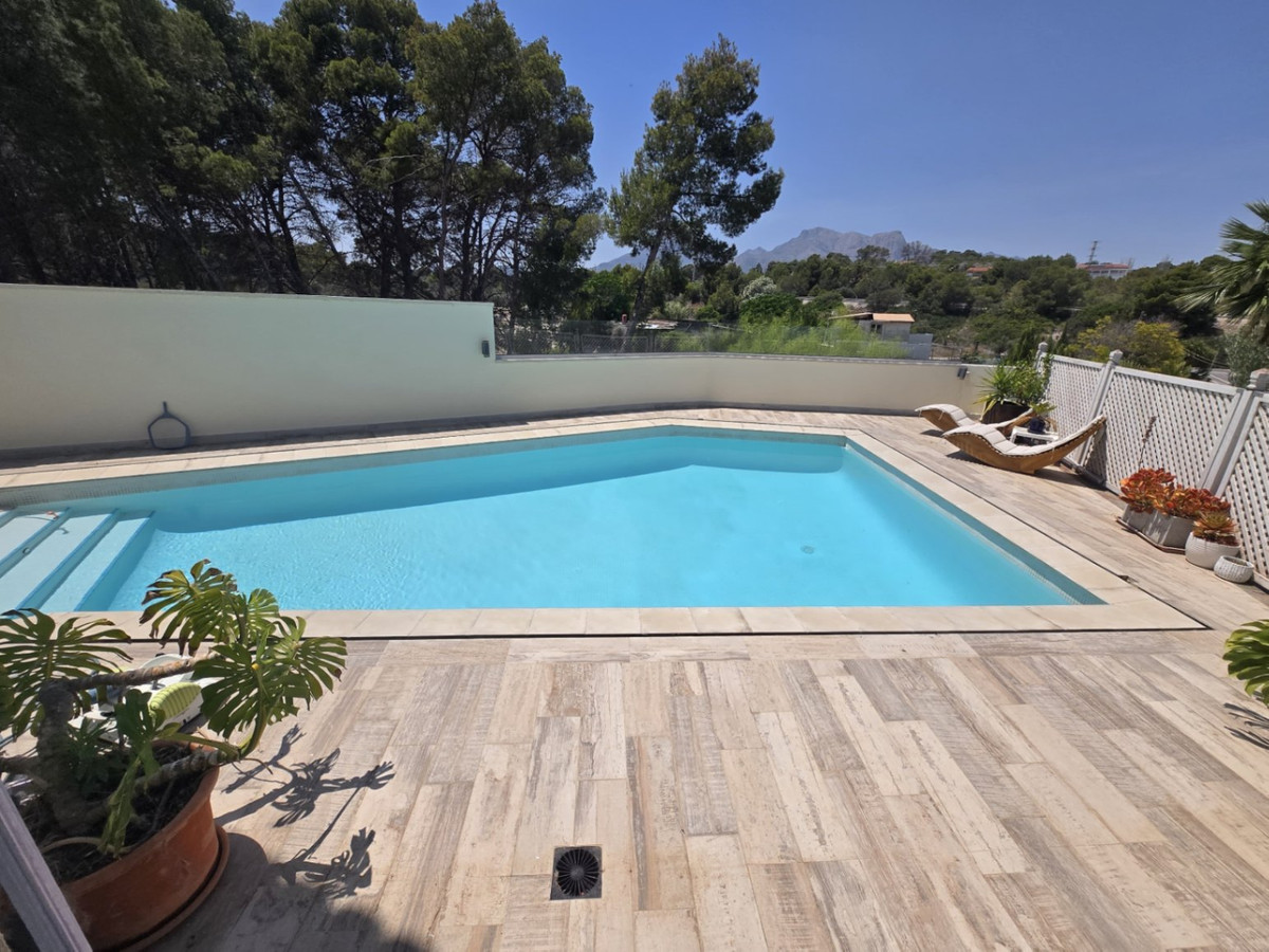 Se vende Villa - Chalet de 4 dormitorios en Costa Blanca, Alicante, España
