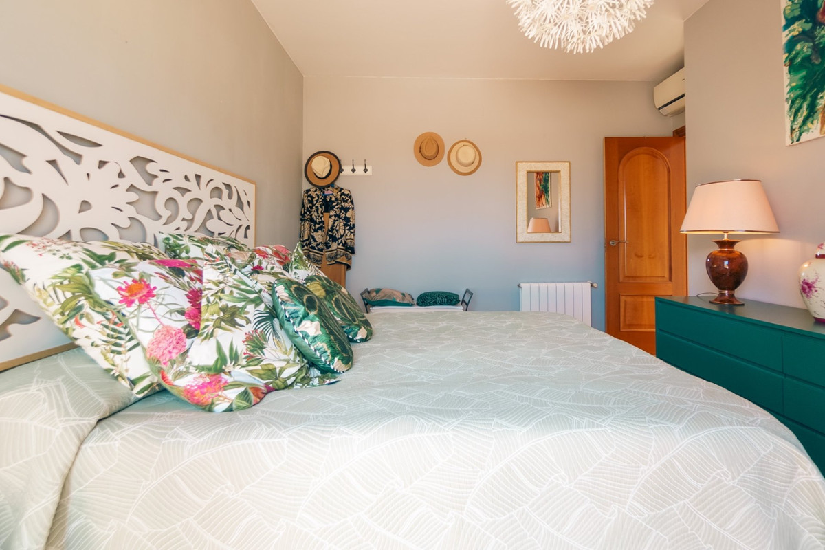 Se vende Villa - Chalet de 4 dormitorios en Costa Blanca, Alicante, España