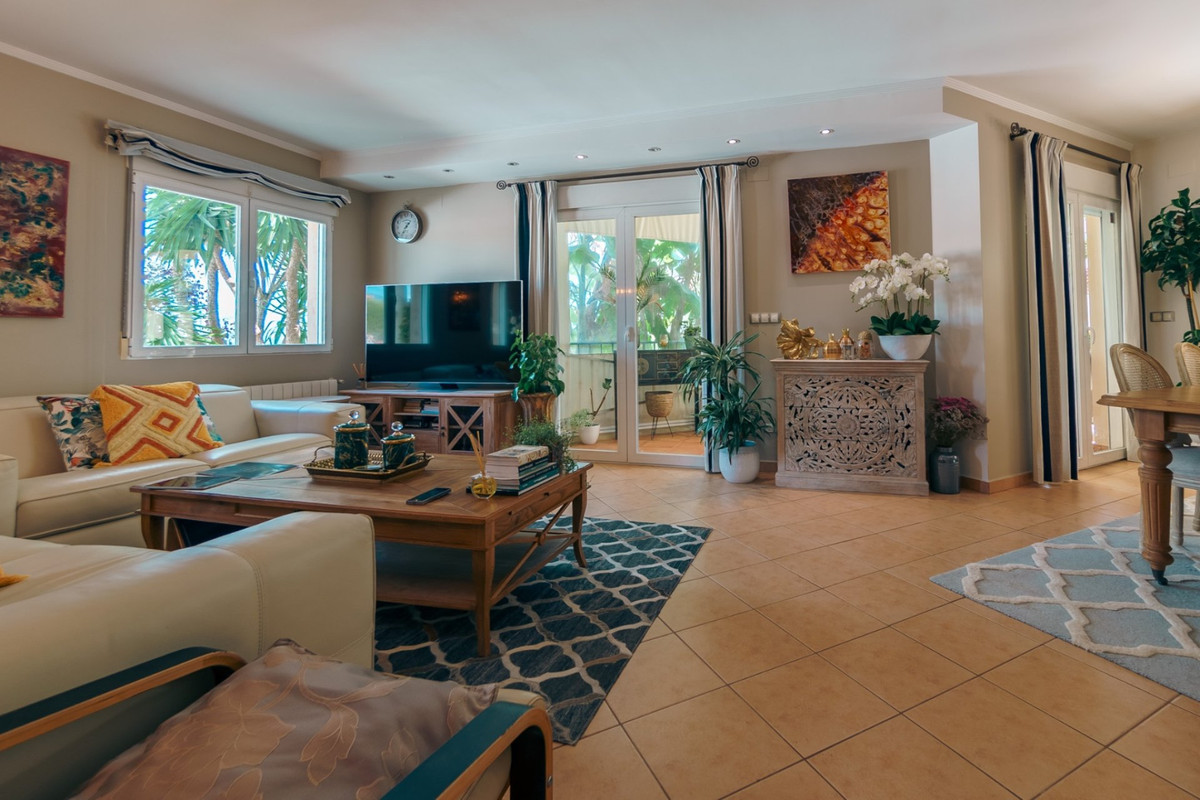 Se vende Villa - Chalet de 4 dormitorios en Costa Blanca, Alicante, España