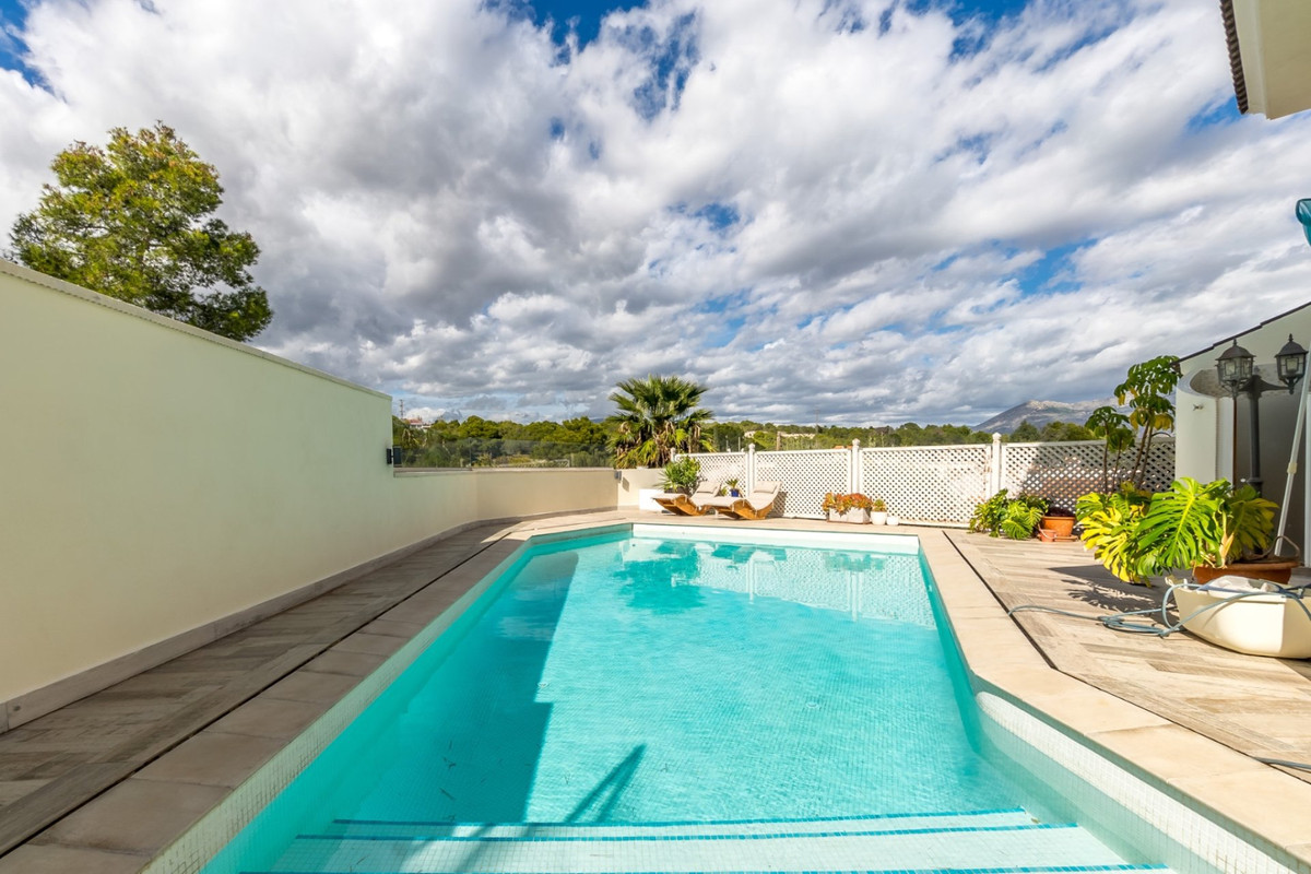 Se vende Villa - Chalet de 4 dormitorios en Costa Blanca, Alicante, España