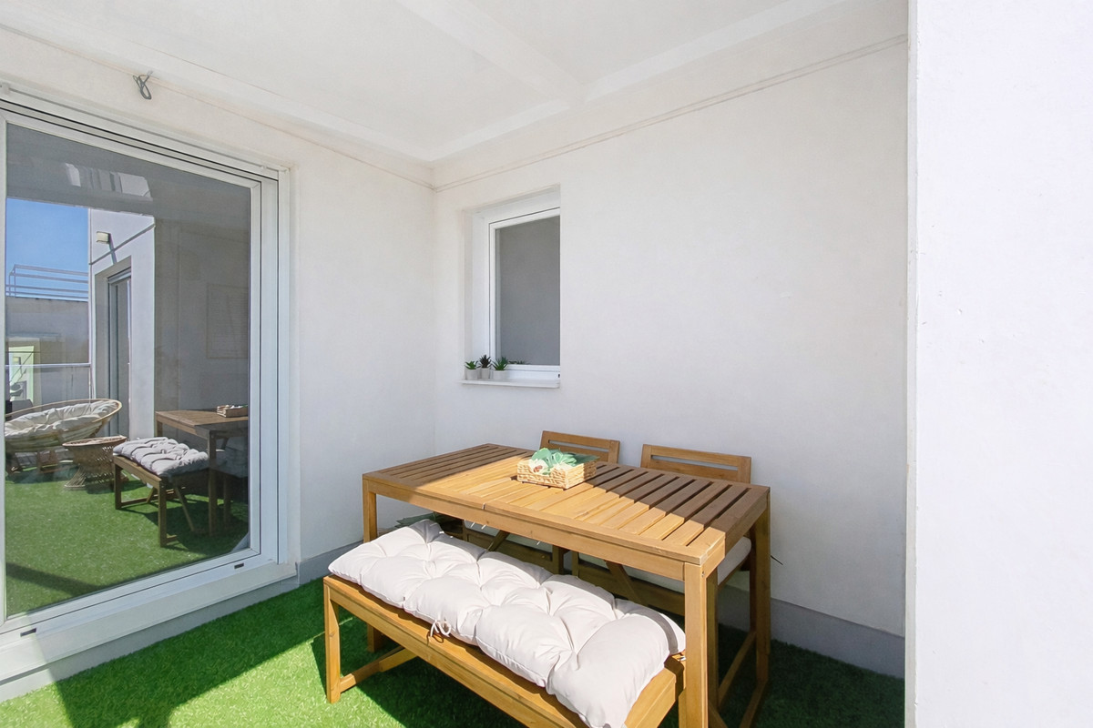 3 Bed Apartment for sale in Estepona Costa Del Sol, Málaga, Spain