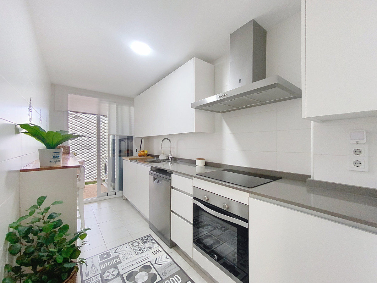 3 Bed Apartment for sale in Estepona Costa Del Sol, Málaga, Spain