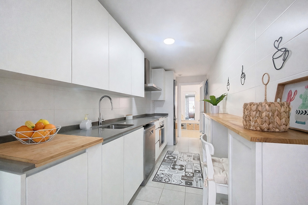 3 Bed Apartment for sale in Estepona Costa Del Sol, Málaga, Spain