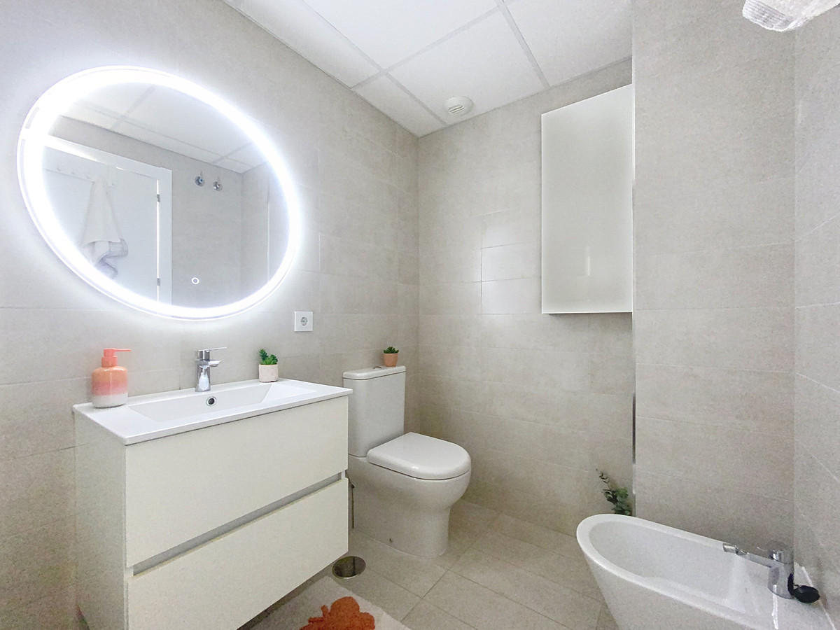 3 Bed Apartment for sale in Estepona Costa Del Sol, Málaga, Spain