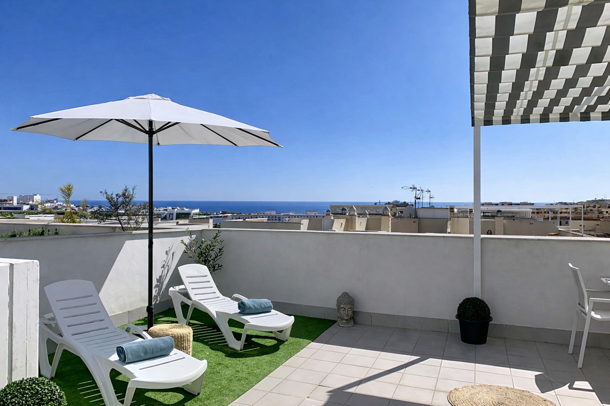 3 Bed Apartment for sale in Estepona Costa Del Sol, Málaga, Spain
