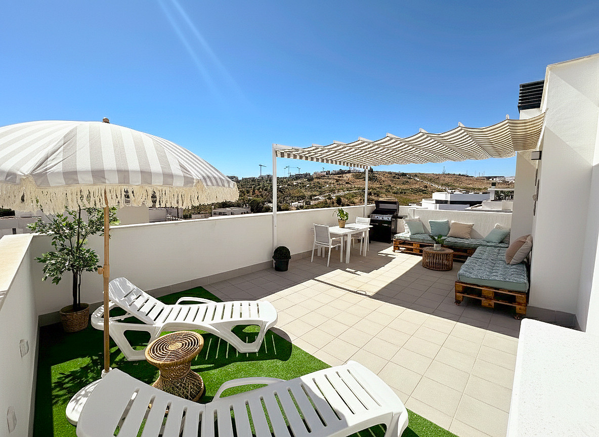 3 Bed Apartment for sale in Estepona Costa Del Sol, Málaga, Spain