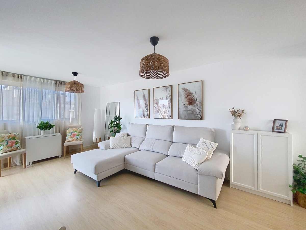 3 Bed Apartment for sale in Estepona Costa Del Sol, Málaga, Spain