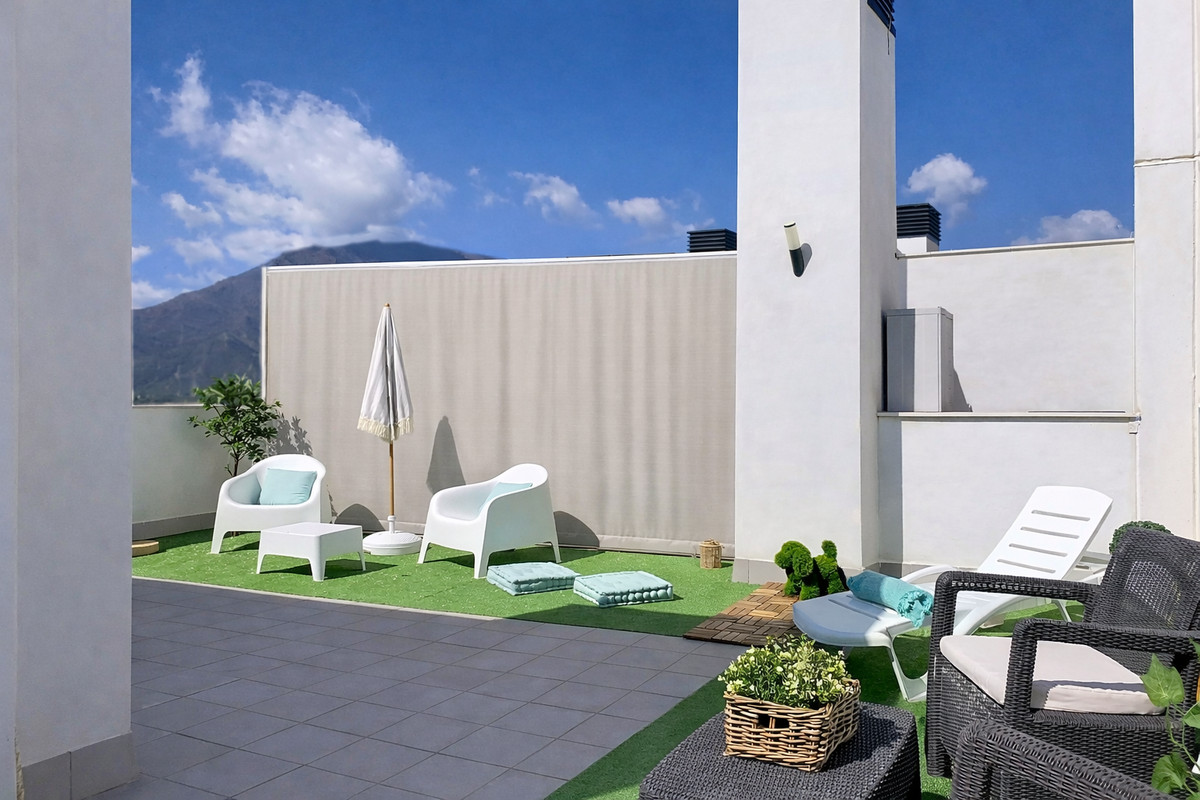 3 Bed Apartment for sale in Estepona Costa Del Sol, Málaga, Spain