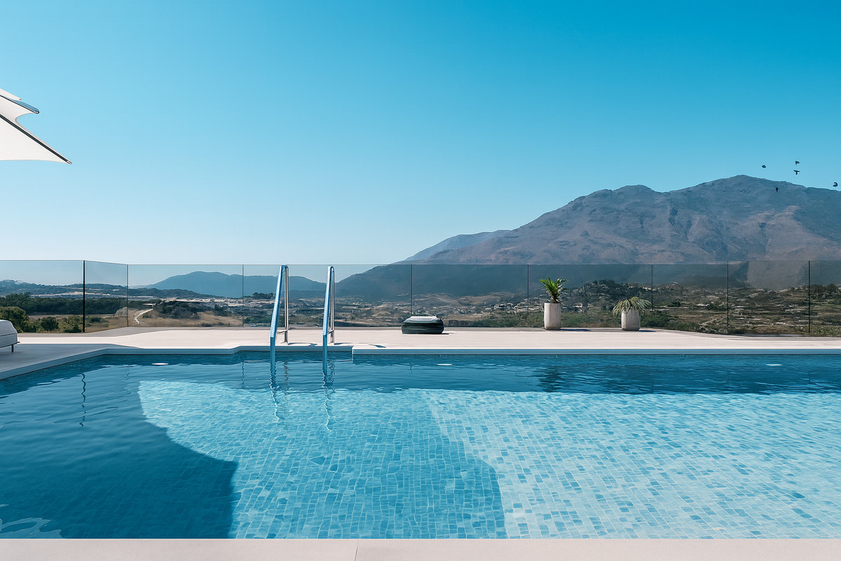 3 Bed Apartment for sale in Estepona Costa Del Sol, Málaga, Spain