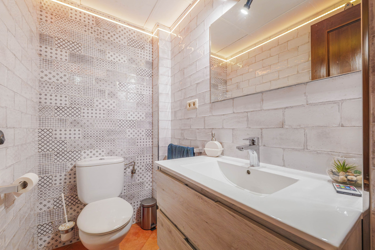 6 Bed Townhouse for sale in Puerto De La Torre Costa Del Sol, Málaga, Spain