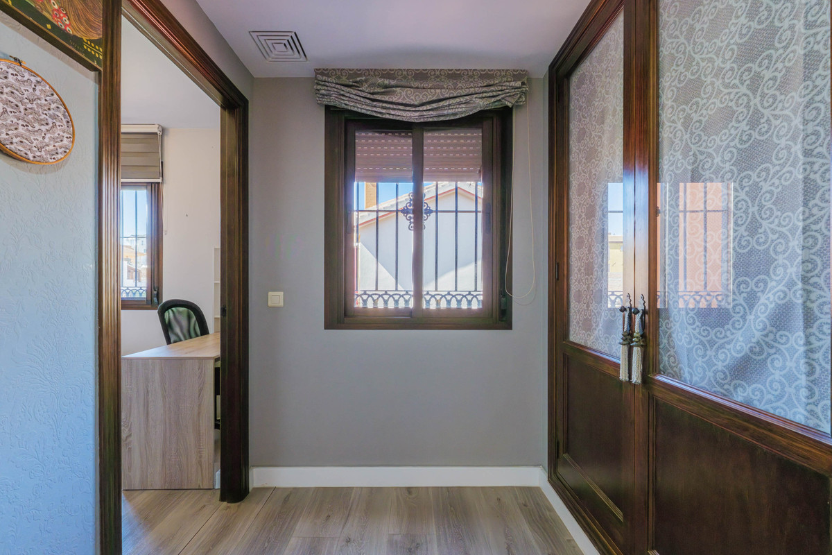 6 Bed Townhouse for sale in Puerto De La Torre Costa Del Sol, Málaga, Spain