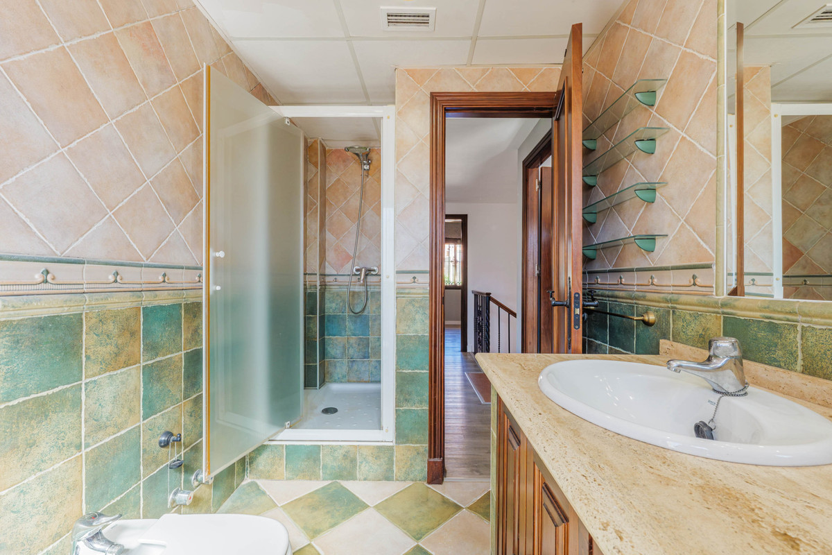 6 Bed Townhouse for sale in Puerto De La Torre Costa Del Sol, Málaga, Spain