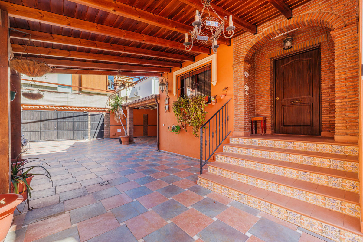6 Bed Townhouse for sale in Puerto De La Torre Costa Del Sol, Málaga, Spain