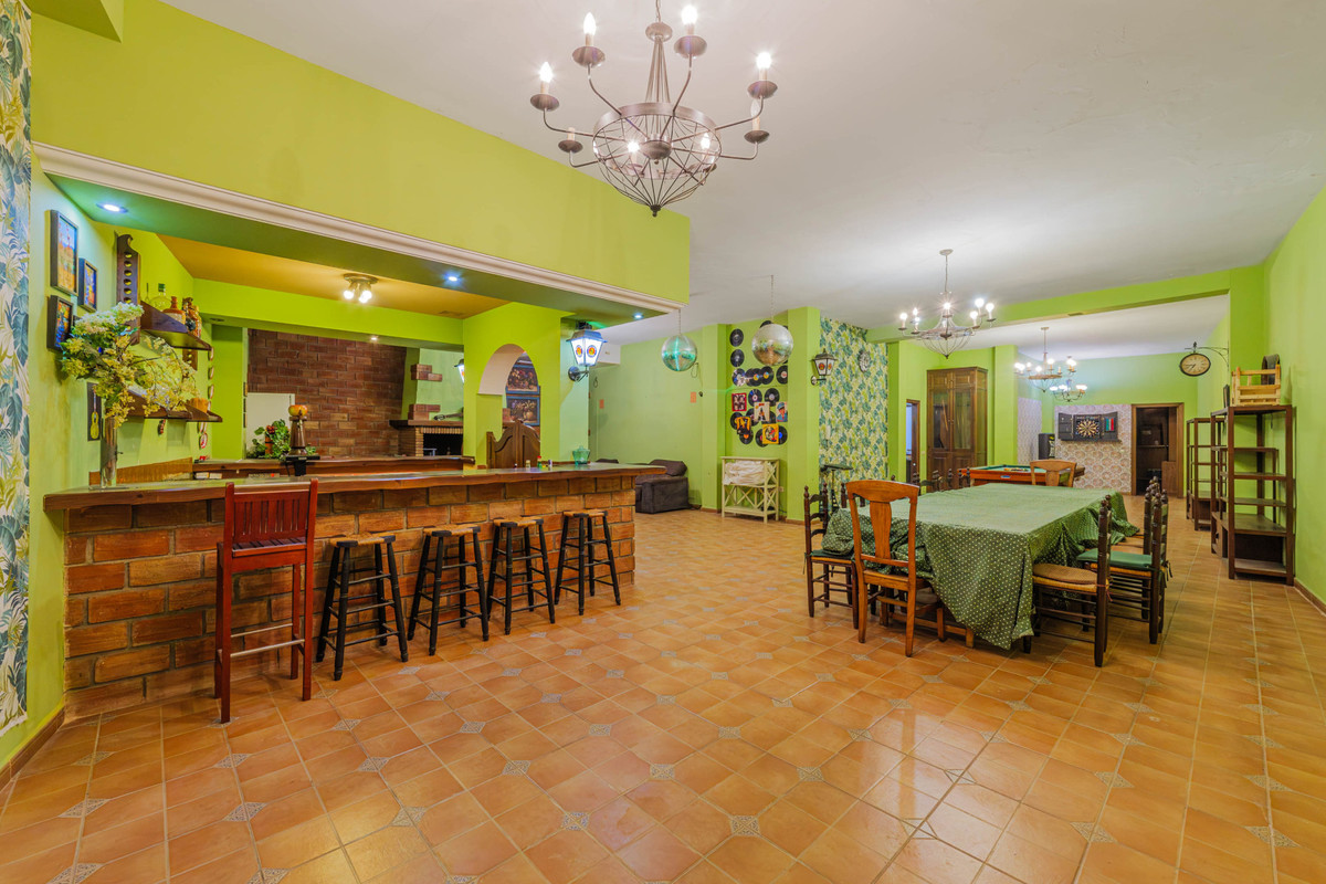 6 Bed Townhouse for sale in Puerto De La Torre Costa Del Sol, Málaga, Spain