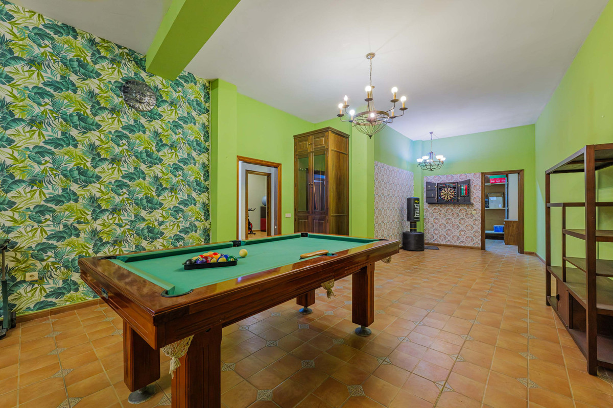 6 Bed Townhouse for sale in Puerto De La Torre Costa Del Sol, Málaga, Spain