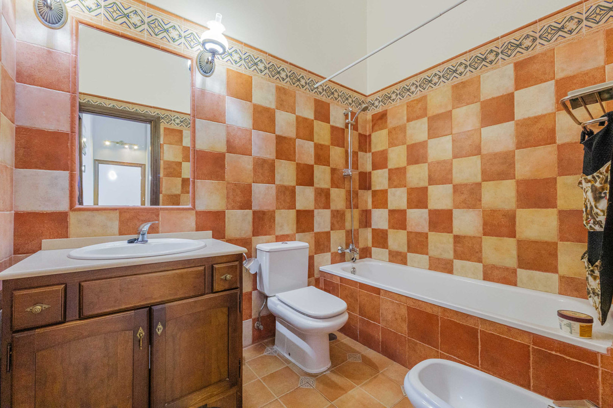 6 Bed Townhouse for sale in Puerto De La Torre Costa Del Sol, Málaga, Spain