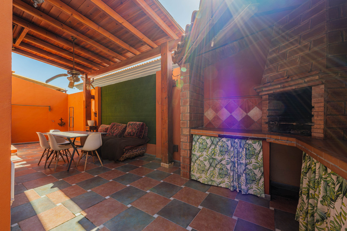 6 Bed Townhouse for sale in Puerto De La Torre Costa Del Sol, Málaga, Spain