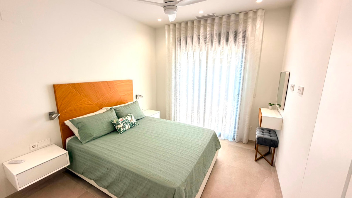 Se vende Villa - Chalet de 4 dormitorios en Costa Blanca, Alicante, España