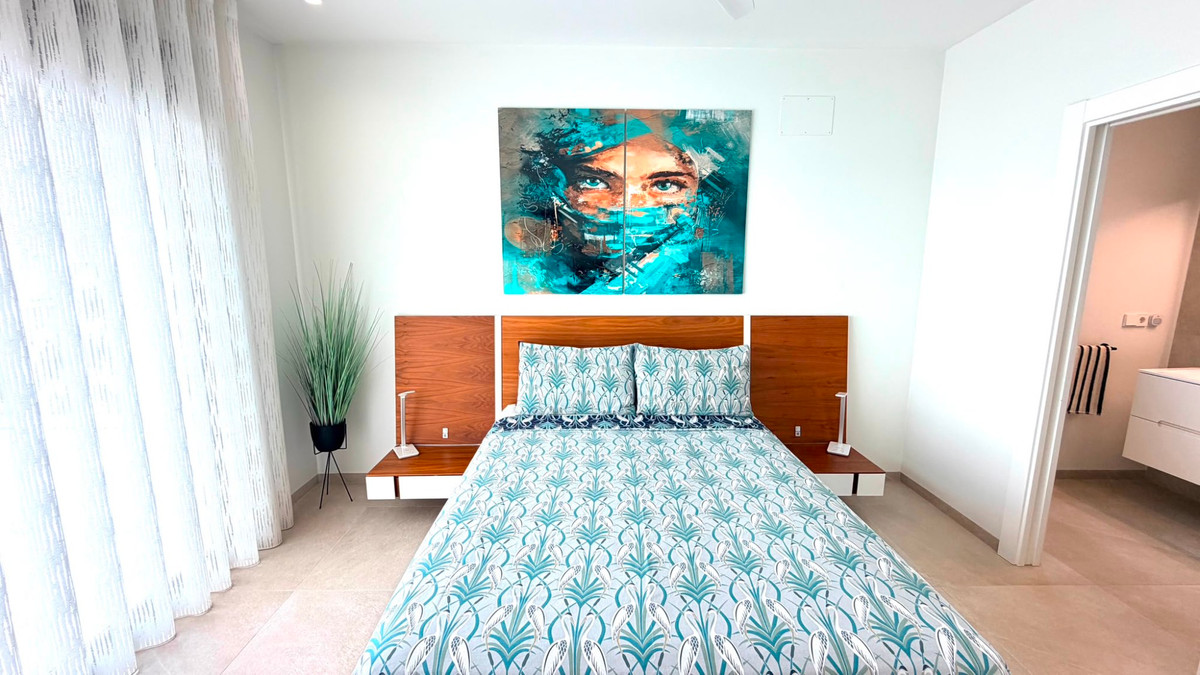 Se vende Villa - Chalet de 4 dormitorios en Costa Blanca, Alicante, España