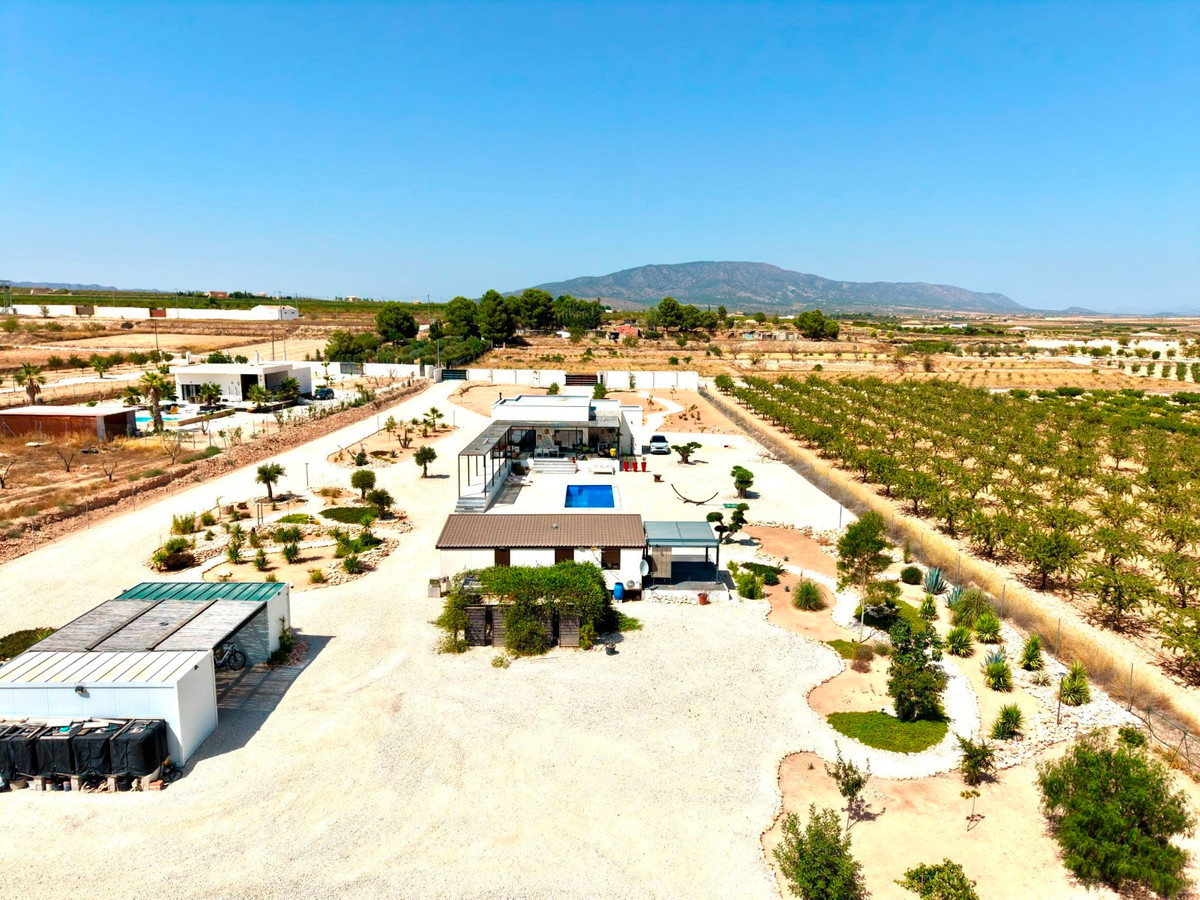5 Bed Townhouse for sale in Pinoso Costa Blanca, Alicante, Spain