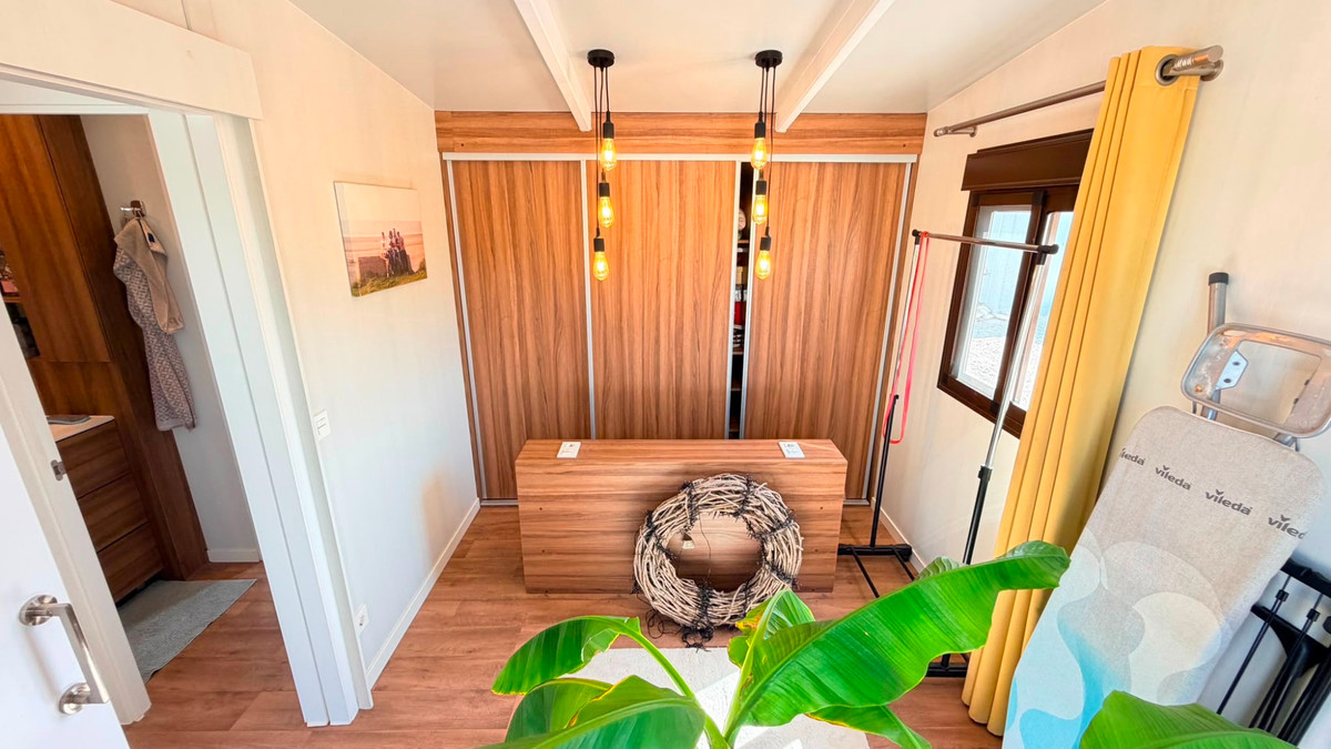 5 Bed Townhouse for sale in Pinoso Costa Blanca, Alicante, Spain