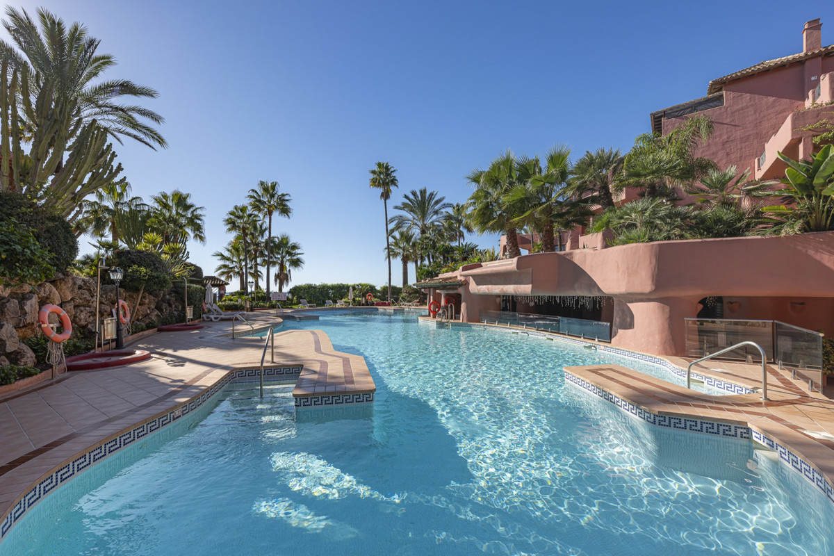 2 Bed Apartment for sale in Estepona Costa Del Sol, Málaga, Spain