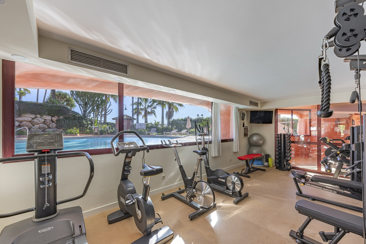 2 Bed Apartment for sale in Estepona Costa Del Sol, Málaga, Spain