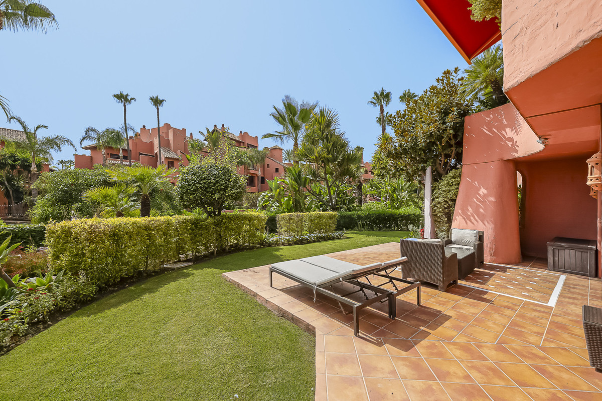 2 Bed Apartment for sale in Estepona Costa Del Sol, Málaga, Spain