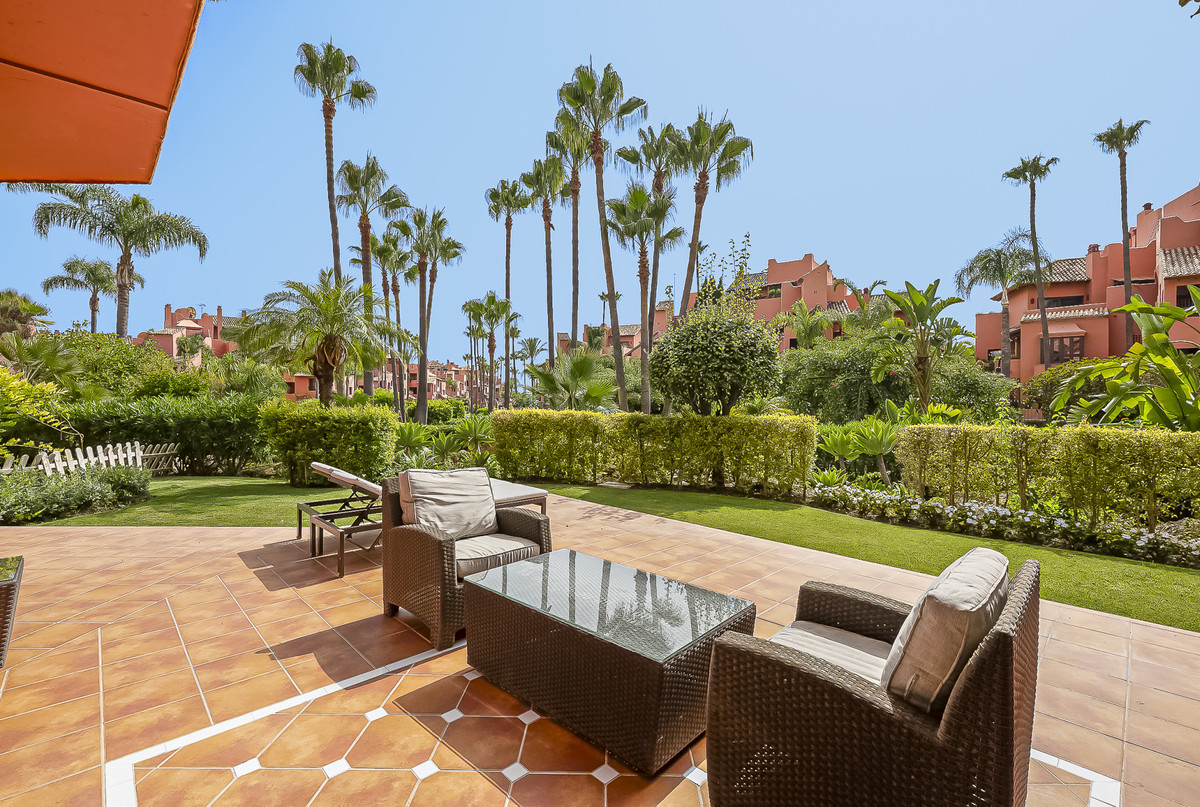 2 Bed Apartment for sale in Estepona Costa Del Sol, Málaga, Spain