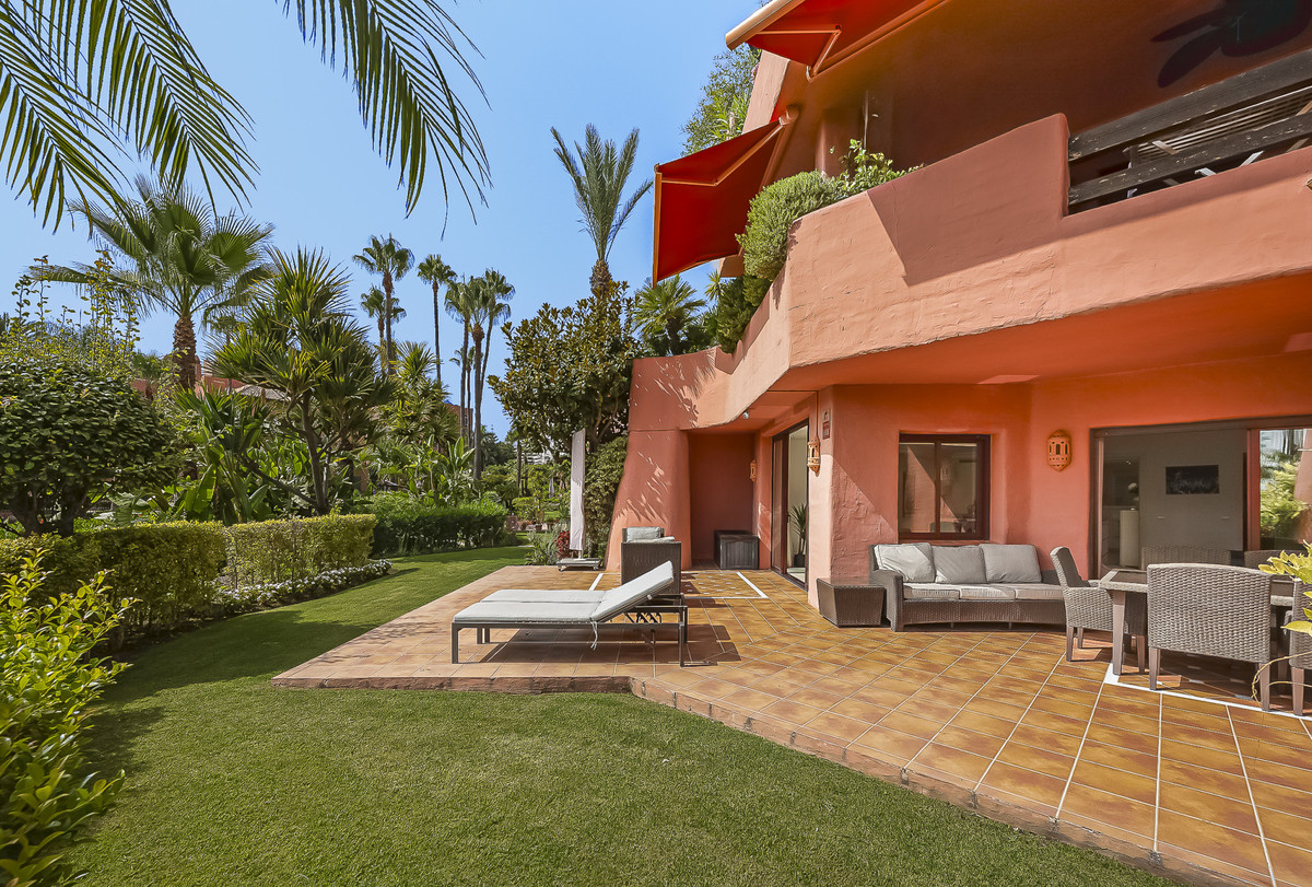 2 Bed Apartment for sale in Estepona Costa Del Sol, Málaga, Spain