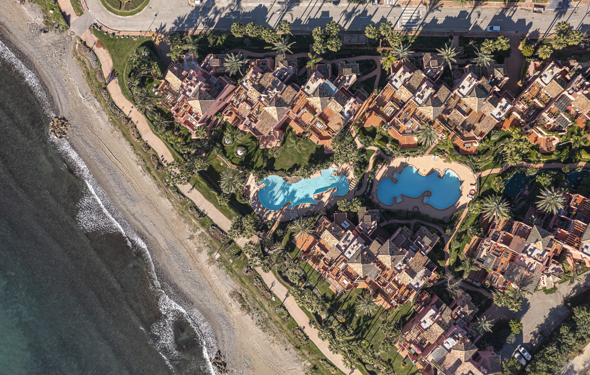 2 Bed Apartment for sale in Estepona Costa Del Sol, Málaga, Spain