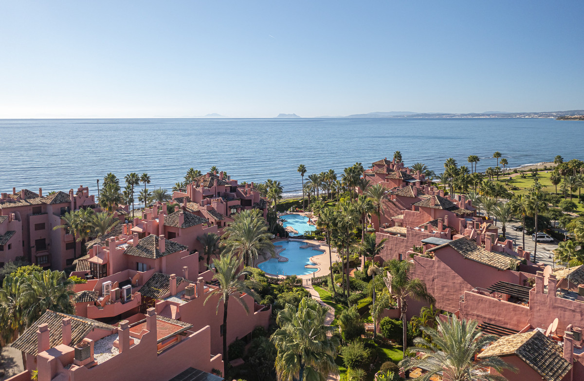 2 Bed Apartment for sale in Estepona Costa Del Sol, Málaga, Spain