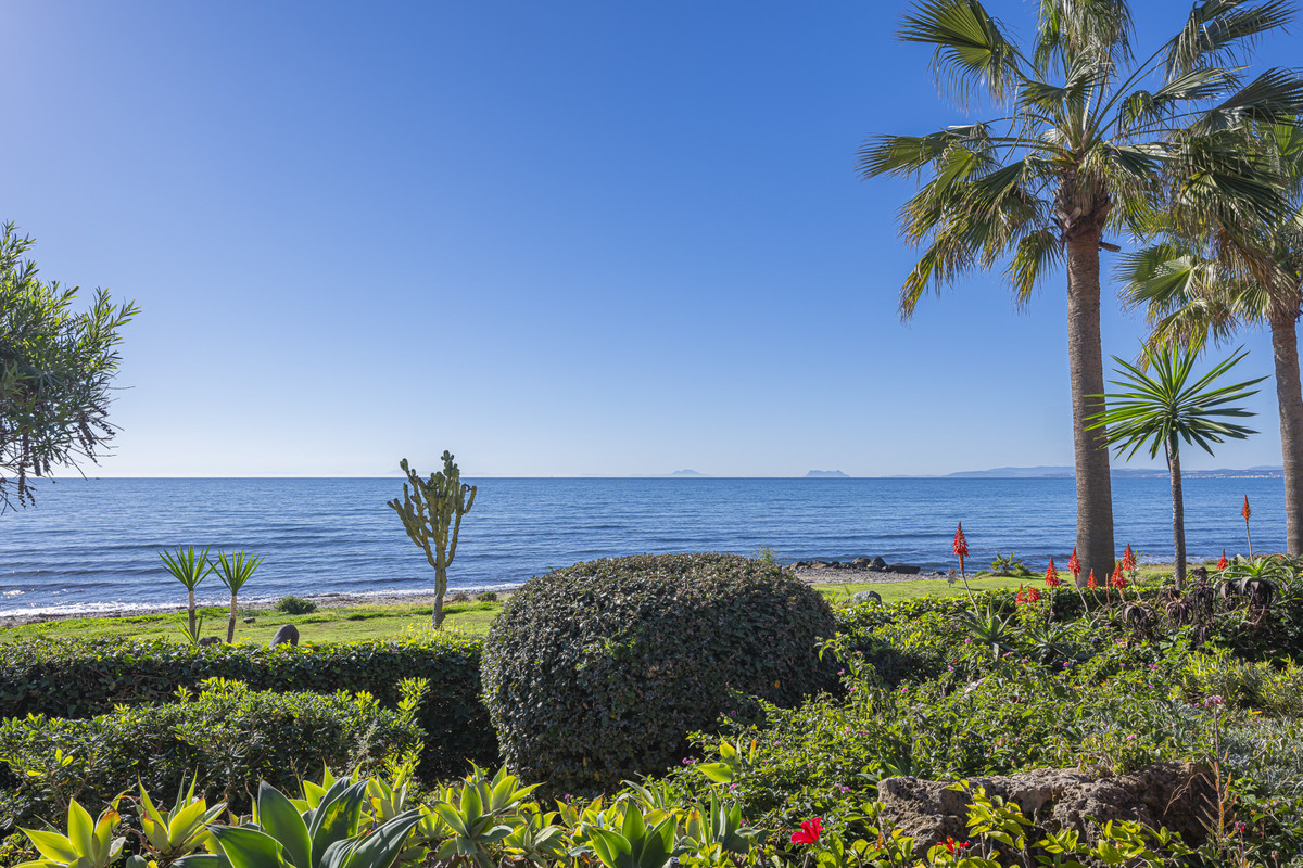 2 Bed Apartment for sale in Estepona Costa Del Sol, Málaga, Spain