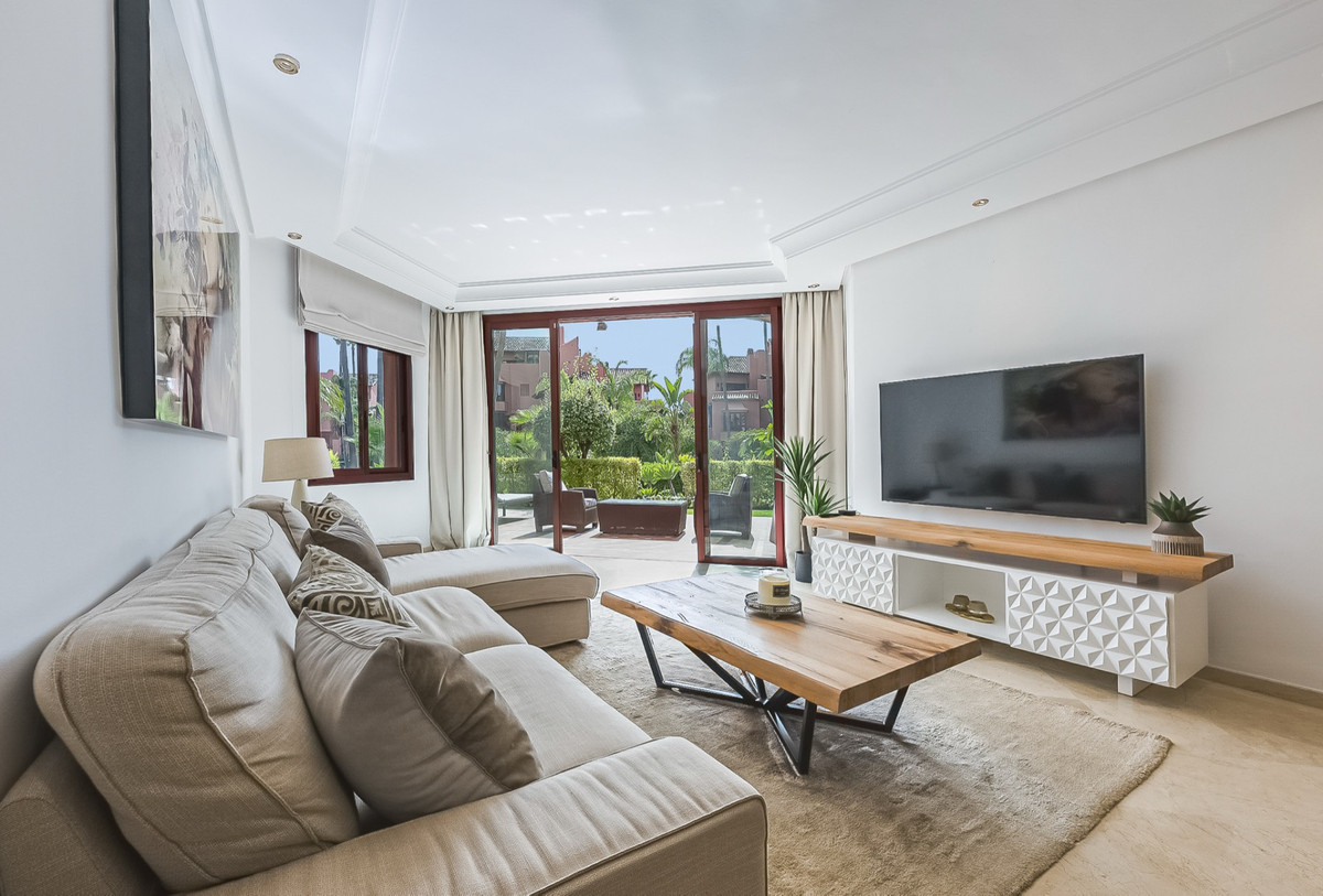 2 Bed Apartment for sale in Estepona Costa Del Sol, Málaga, Spain