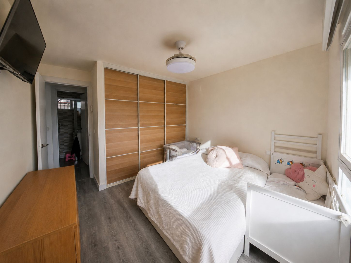 Se vende Apartamento Planta Media de 2 dormitorios en Costa Del Sol, Málaga, España