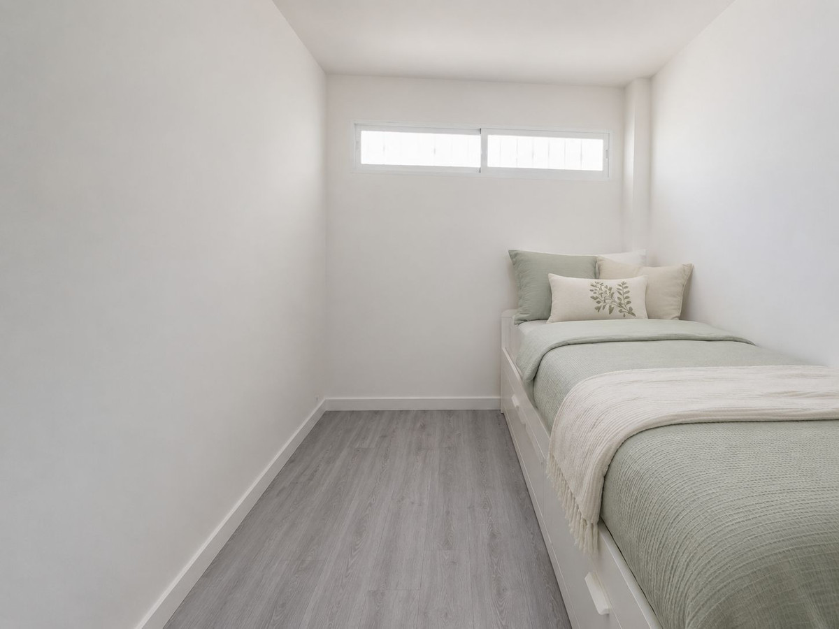 Se vende Apartamento Planta Media de 2 dormitorios en Costa Del Sol, Málaga, España