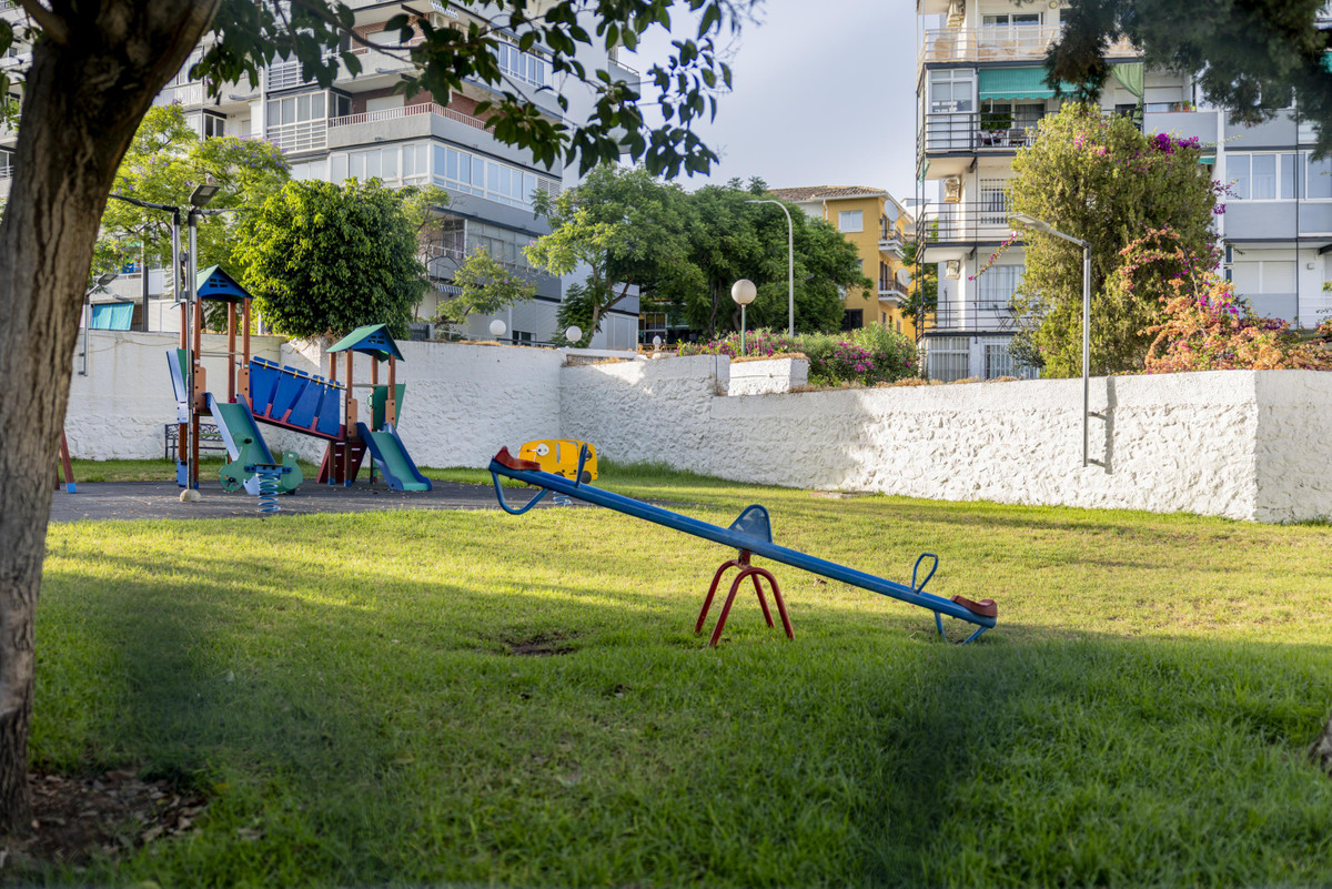 Se vende Apartamento Planta Media de 2 dormitorios en Costa Del Sol, Málaga, España