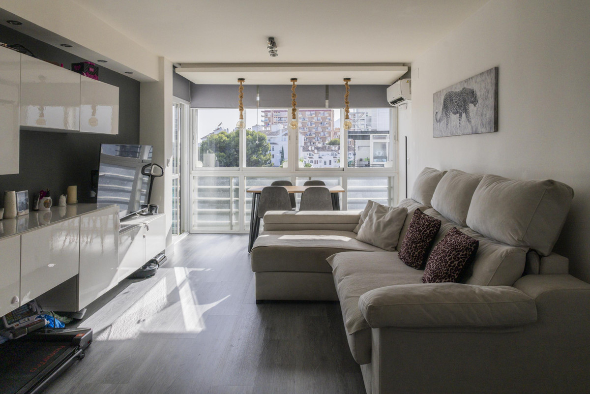 Se vende Apartamento Planta Media de 2 dormitorios en Costa Del Sol, Málaga, España