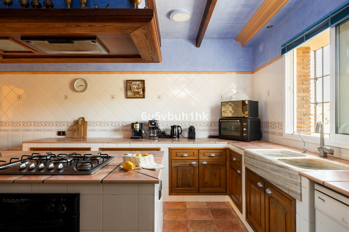 5 Bed Townhouse for sale in Almogía Costa Del Sol, Málaga, Spain