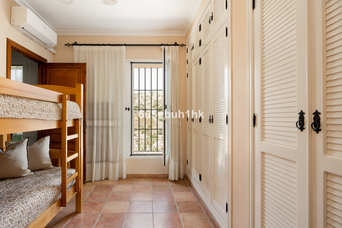 5 Bed Townhouse for sale in Almogía Costa Del Sol, Málaga, Spain