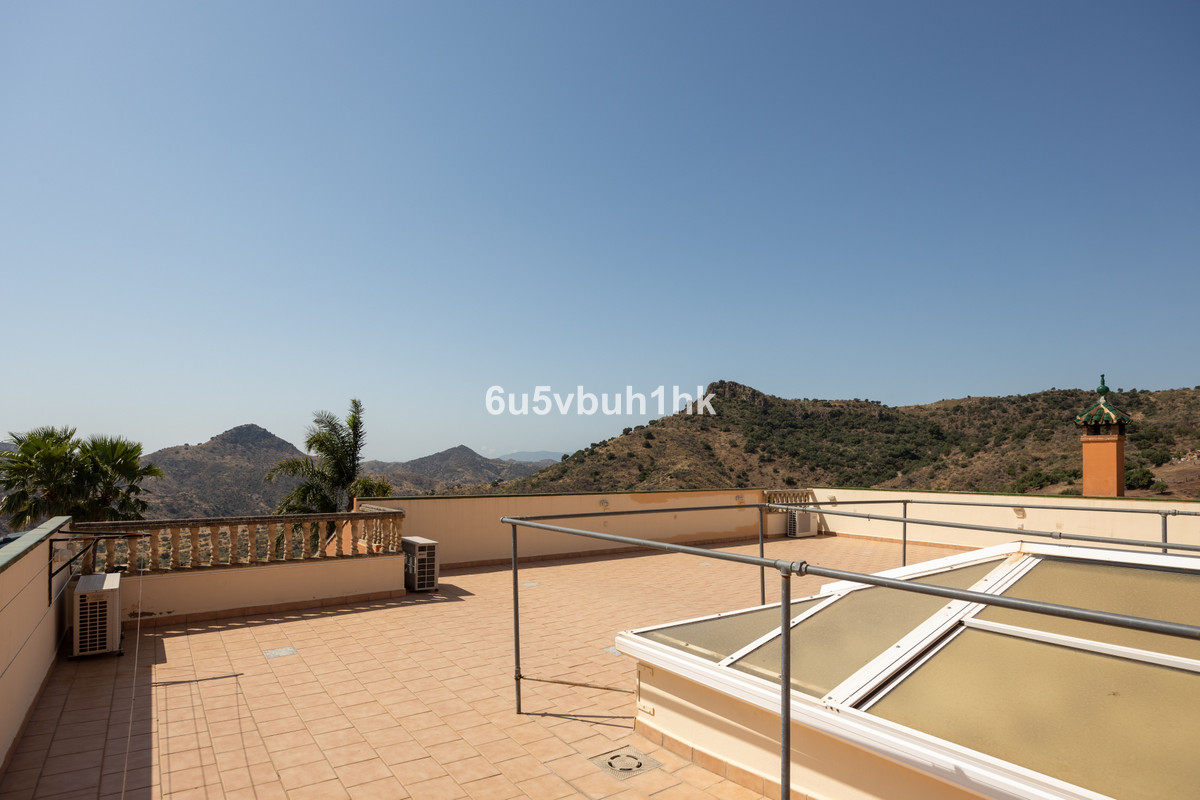 5 Bed Townhouse for sale in Almogía Costa Del Sol, Málaga, Spain