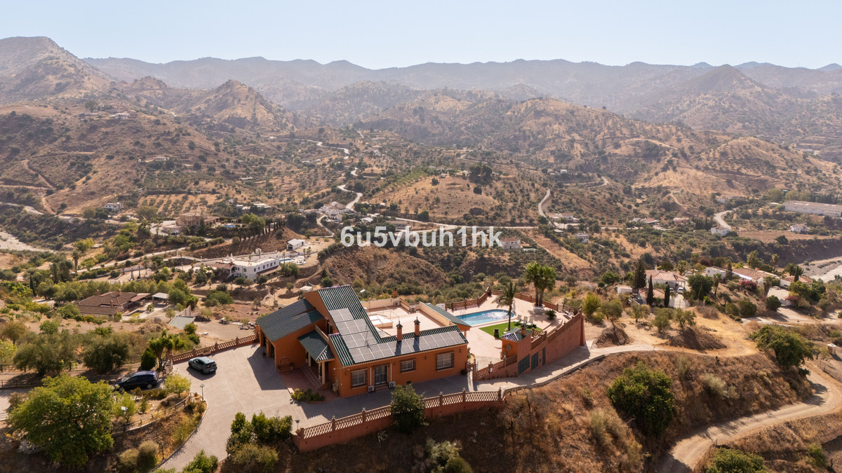 5 Bed Townhouse for sale in Almogía Costa Del Sol, Málaga, Spain