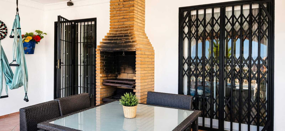 5 Bed Townhouse for sale in Mijas Costa Del Sol, Málaga, Spain