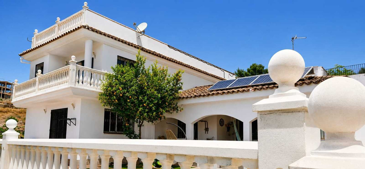 5 Bed Townhouse for sale in Mijas Costa Del Sol, Málaga, Spain