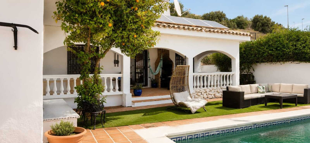5 Bed Townhouse for sale in Mijas Costa Del Sol, Málaga, Spain