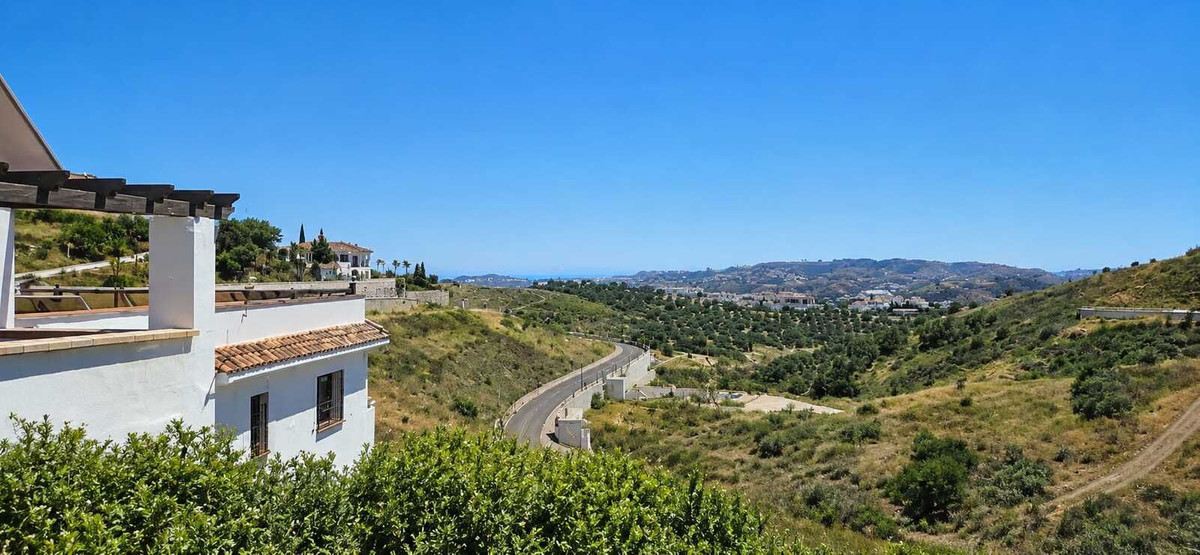 5 Bed Townhouse for sale in Mijas Costa Del Sol, Málaga, Spain