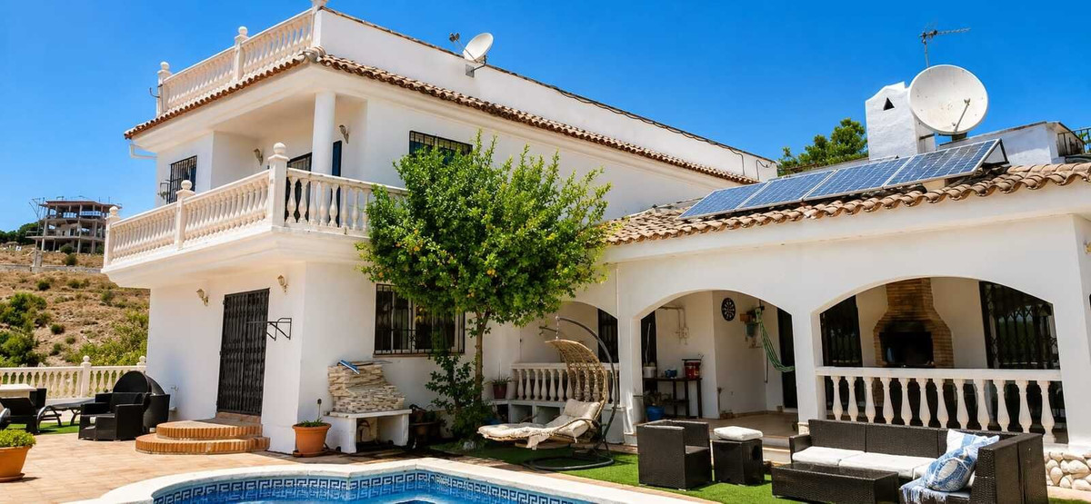 5 Bed Townhouse for sale in Mijas Costa Del Sol, Málaga, Spain