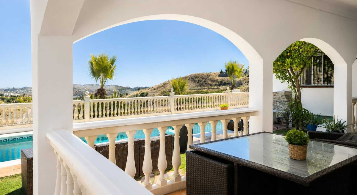 5 Bed Townhouse for sale in Mijas Costa Del Sol, Málaga, Spain
